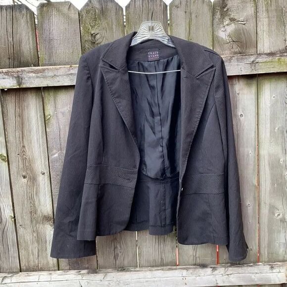 Tracy Evans Jackets & Blazers - Tracy Evan striped blazer sz. M